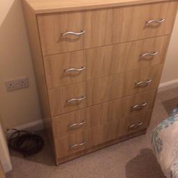 5 drawers, great condition looks new.