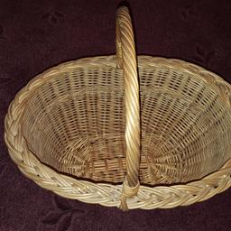 Wicker basket can be used for shopping, cookery, etc.
Excellent condition
From pet and smoke free