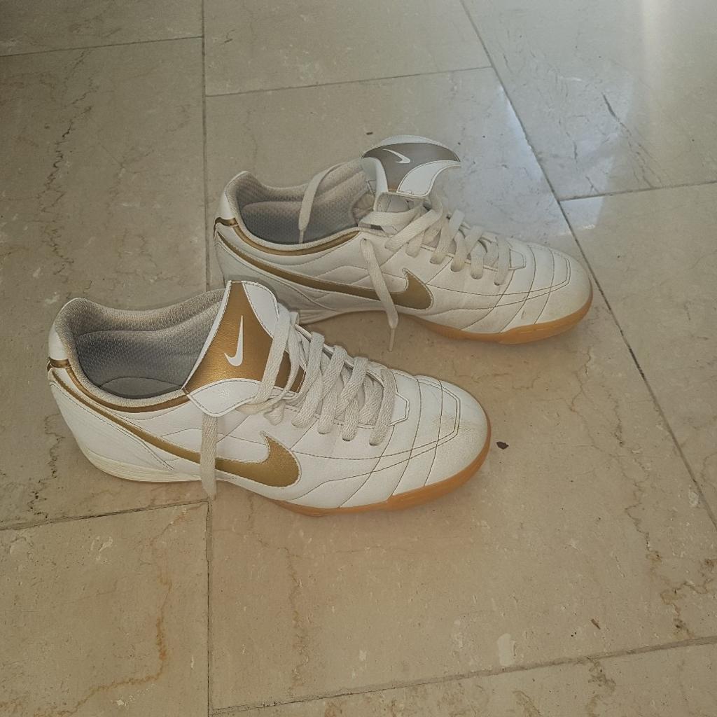 Nike cheap r10 schuhe