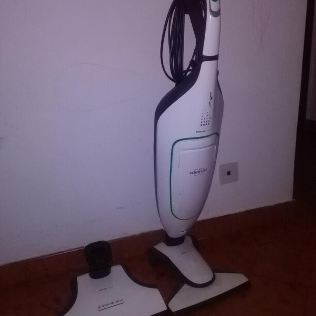 Vorwerk folletto VK200 + SPAZZOLA ELETTRICA in 00155 Roma for