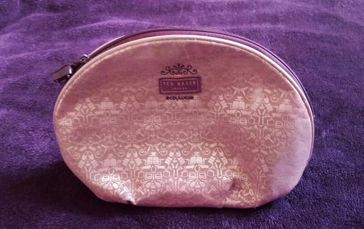 Buy & Sell Surrey Elmbridge - Photos for Ted Baker Make Up/Washbag