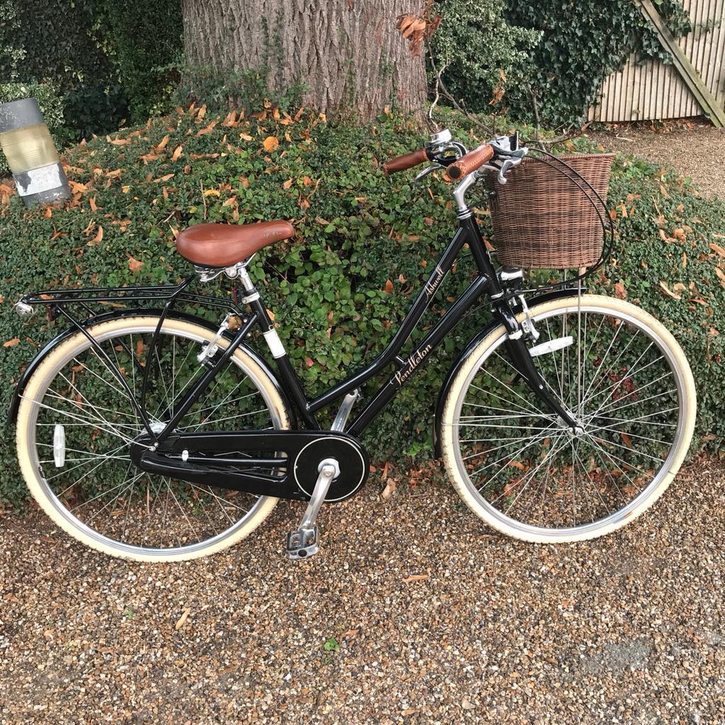 Ashwell Hybrid Victoria Pendleton Bike in KT22 Leatherhead for