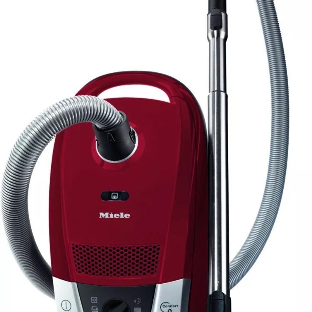 MIELE Cat & Dog Vacuum Cleaner. P'Ful 2000W in RH5 Westhumble for £50.