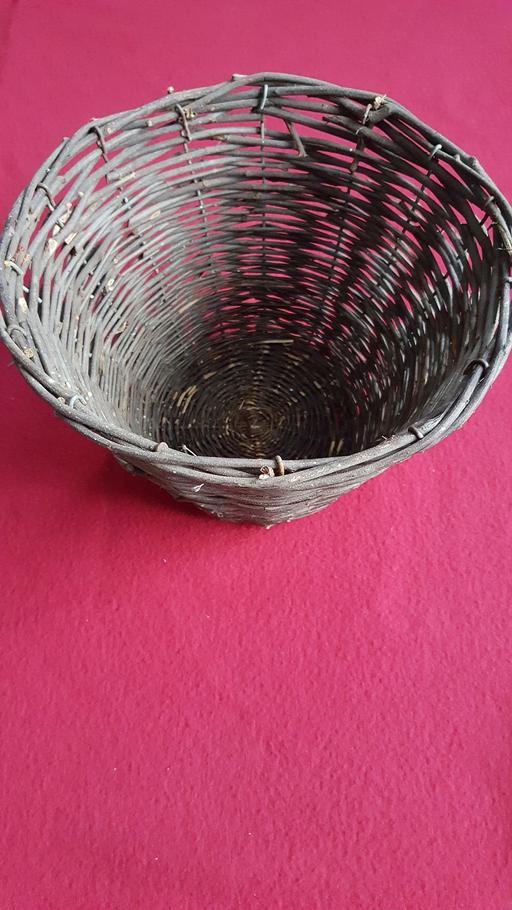 Buy & Sell Warwickshire Nuneaton and Bedworth - Photos for Wicker basket. Plant pot. Bin. Storage.