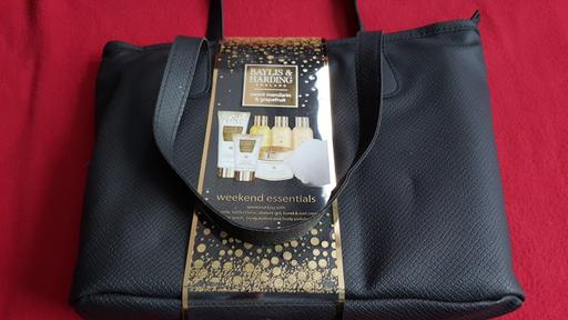 Buy & Sell Warwickshire Nuneaton and Bedworth - Photos for Black bag and toiletries gift set new present