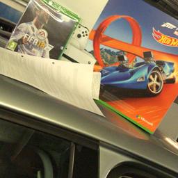 Xbox One S mit Fifa 18 und Forza Horizon (+Hotweels edition) zu verkaufen.
1 mal gespielt!!
Orginal verpackung und alles dabei