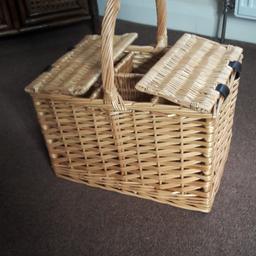 Small picnic basket. Wine not included. Buyer to collect from Batley area