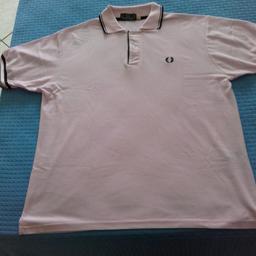 Maglietta polo colore rosa con rifiniture nere taglia L. Consegna a mano zona Castel S.P.T.,Imola