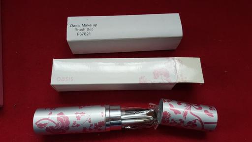 Buy & Sell Warwickshire Nuneaton and Bedworth - Photos for Oasis make up brushes gift set in tin new