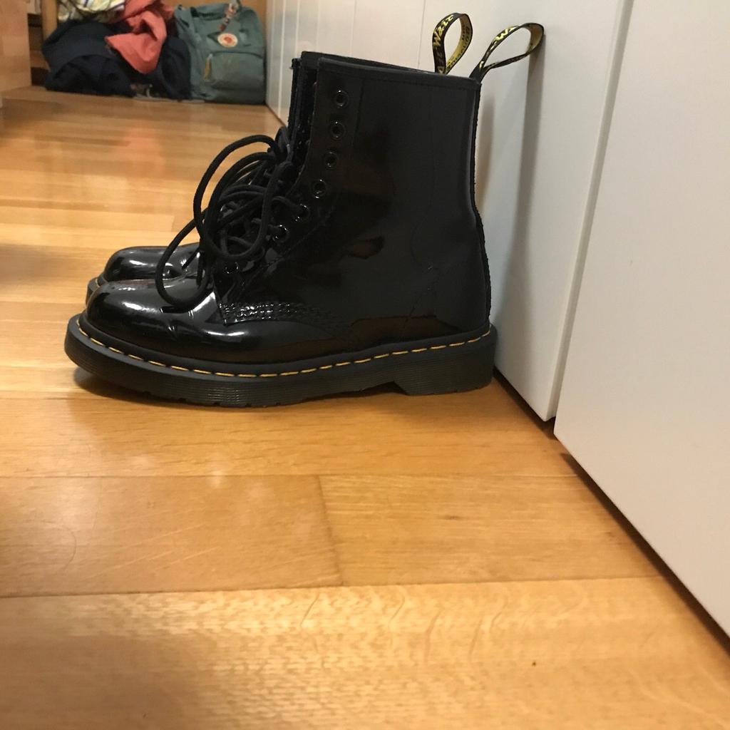 Dr martens nere outlet lucide