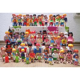 ca 70 Playmobil-Figuren zu verkaufen - bei Interesse einfach anschreiben :)