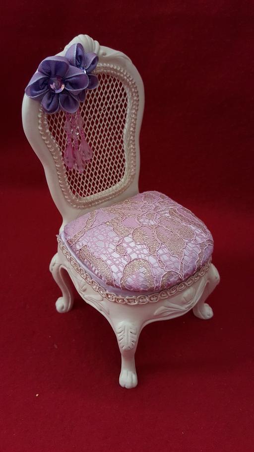 Buy & Sell Warwickshire Nuneaton and Bedworth - Photos for Miniature chair Trinket Box ornament.