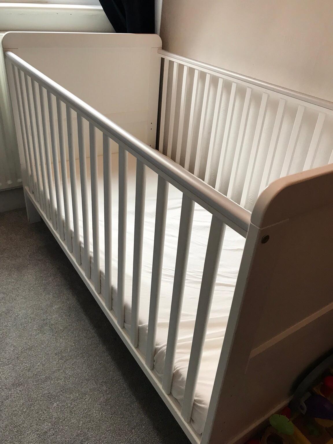 Cot bed in NW2 London für £ 45,00 zum Verkauf Shpock AT