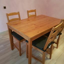 Esstisch mit 4 stuhl mit Auflage von. Ikea

Ikea Preis 140€ mit Auflagen
Wie neu keine gebruchte Spuren