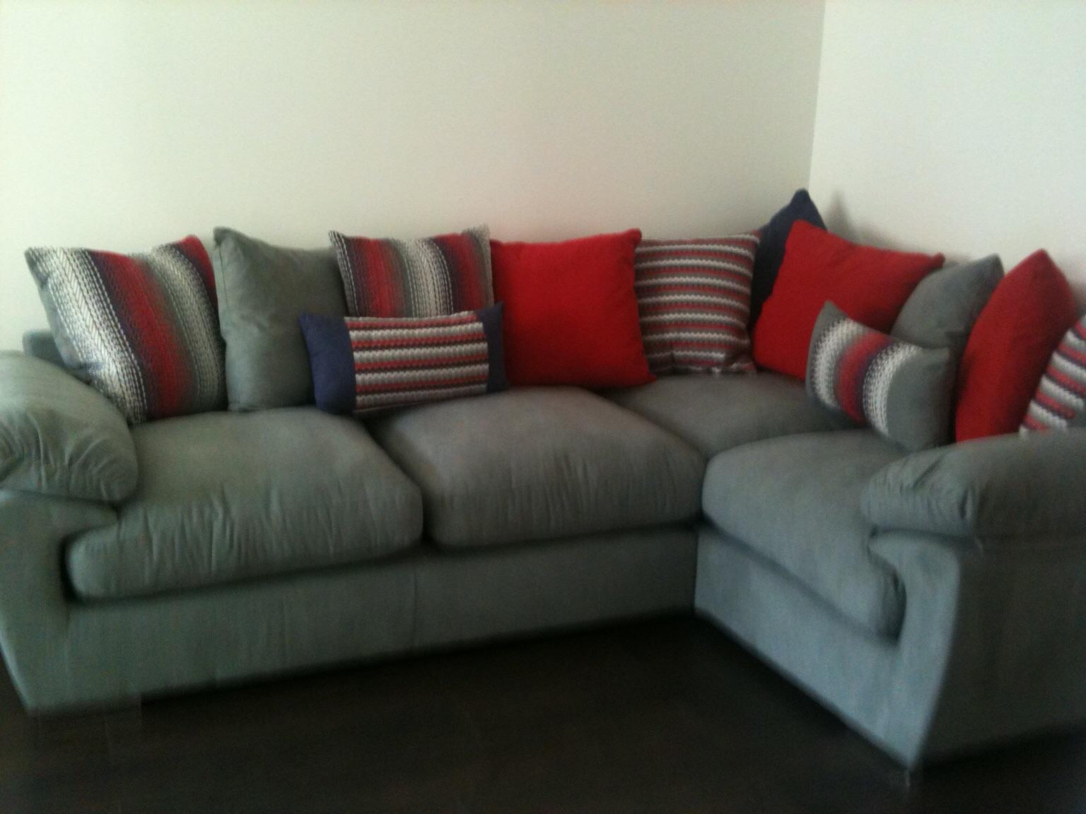 Corner sofa & cuddle chair in CR3 Caterham für £ 500,00 zum Verkauf