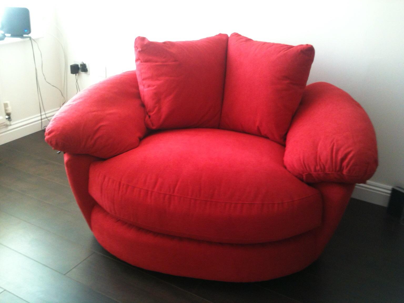 Corner sofa & cuddle chair in CR3 Caterham für £ 500,00 zum Verkauf
