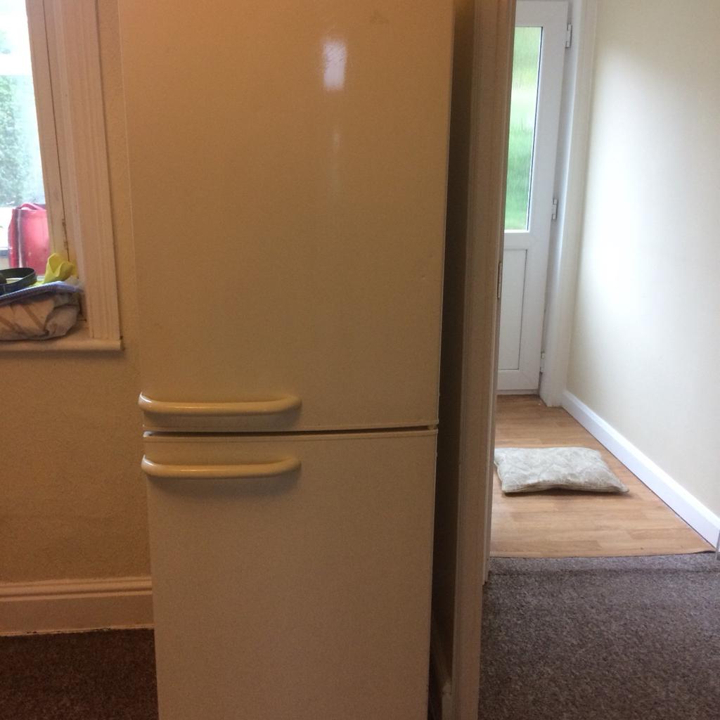 Bosch fridge freezer in HD1 Huddersfield for £65.00 for sale Shpock