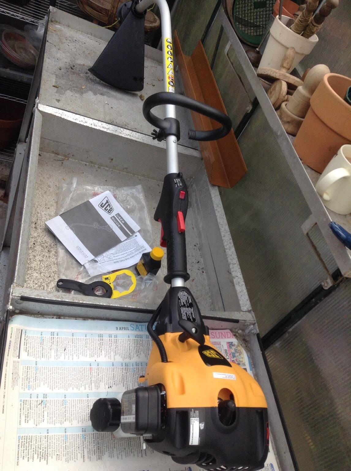 Jcb deals petrol strimmer