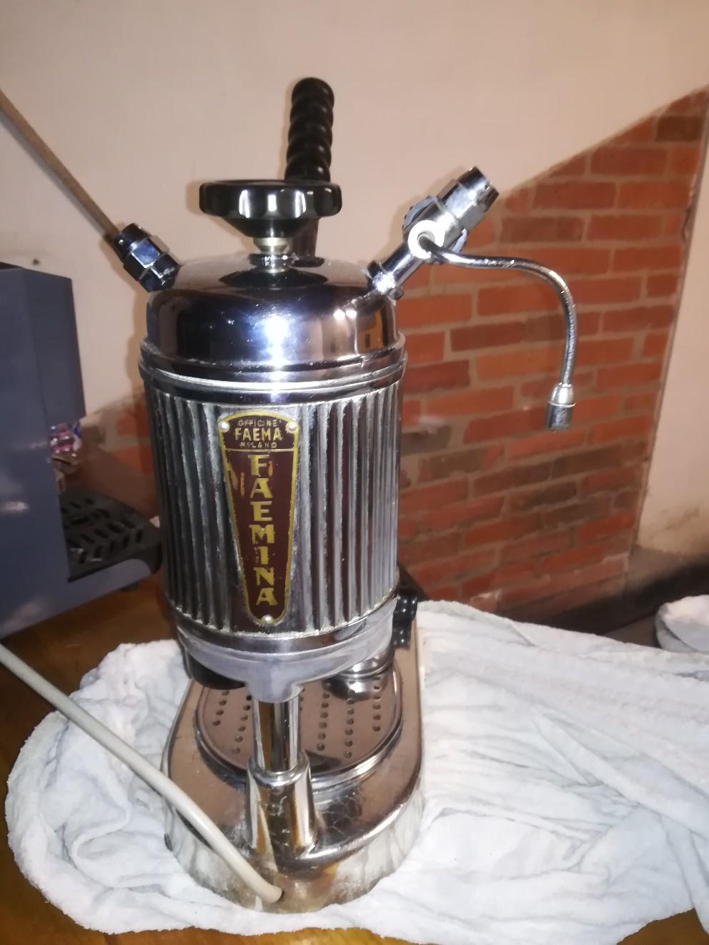 Faema faemina Macchina caffè vintage in 80041 Boscoreale for €600.00