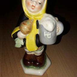 Hier biete ich  eine Goebel Figur Münchner Kindl nicht beschädigt nicht geklebt an . Versand möglich gegen Vorrauskasse. Kein Umtausch möglich