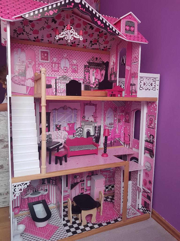 Barbie's Größe: Eine Reise durch die Welt der Maßstäbe und Proportionen