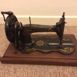 Beautiful Singer Sewing Machine with all moving parts still working.

I have cleaned it as best as I can. It’s in excellent condition and has a few original needles too.

Collection from Southsea only.

I inherited my Grandmothers singer sewer hence why I am selling this one!

Genuine offers only please, no time wasters.