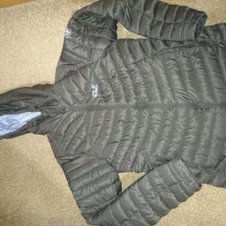 Excellent condition 
Size UK 12/14
2 zip outer pockets,  1 inner zip
Can post of paid via PayPal