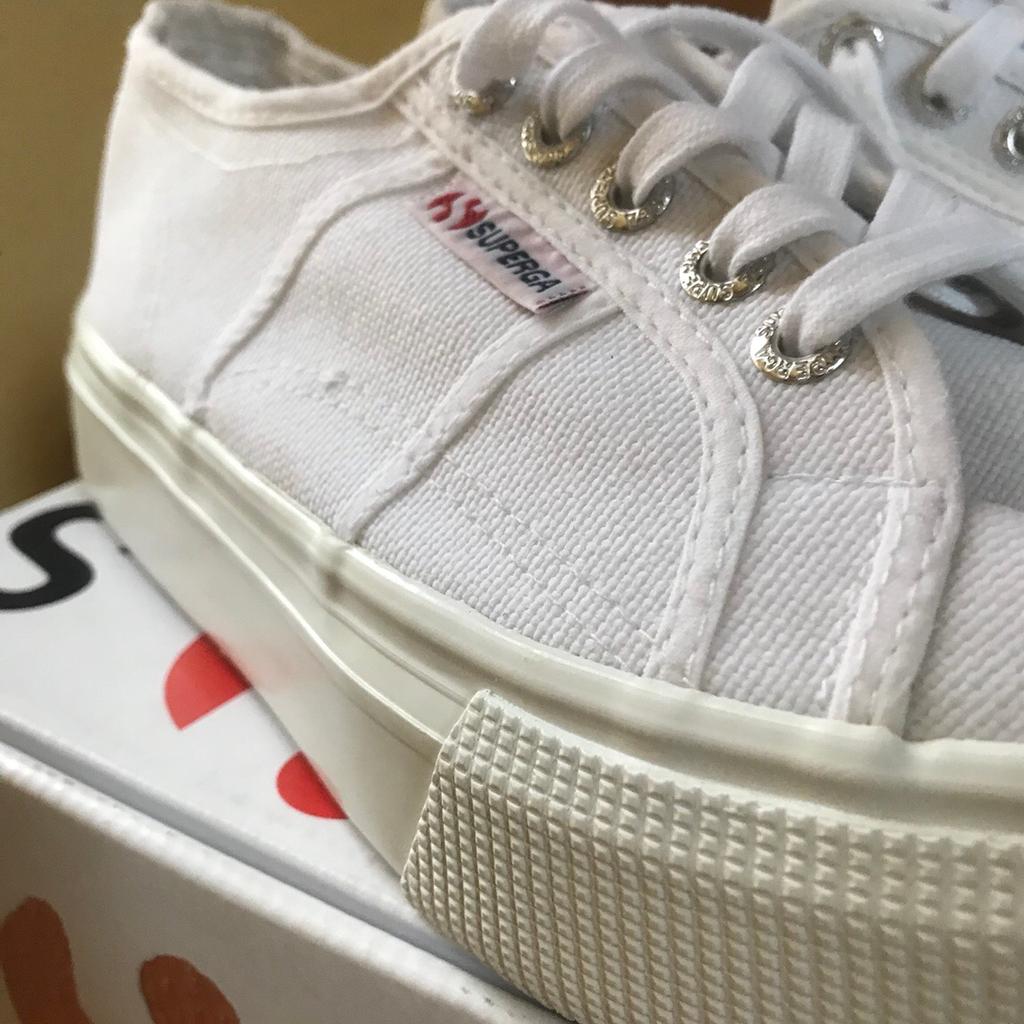 Superga hotsell bianche indossate