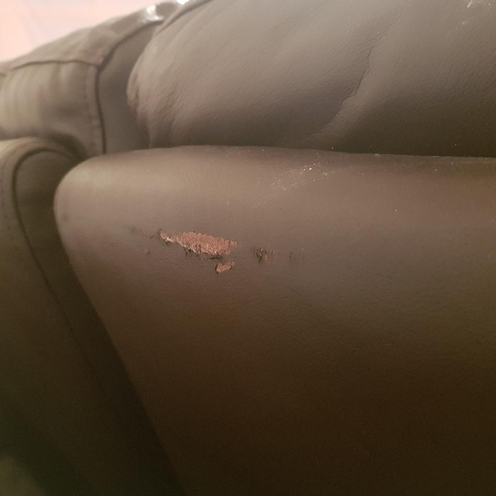 Brown leather corner sofa and chair in WN8 Skelmersdale für 300,00 ...