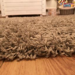 Cream/beige ikea rug . W136 x L196 
Excellent condition from a pet free and smoke free home, only 8months old . Collection only