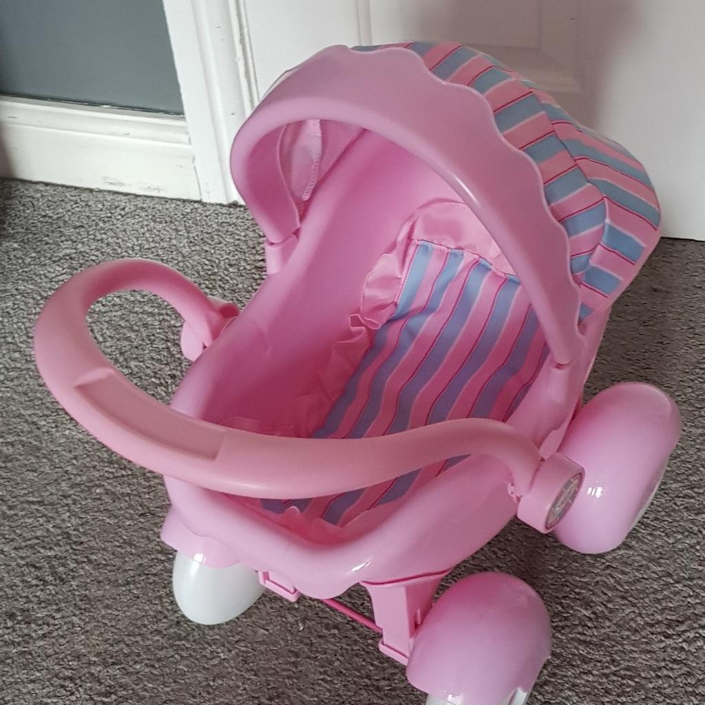 Micro dolls pram like new. in DY5 Hill für £ 12,00 zum Verkauf | Shpock AT