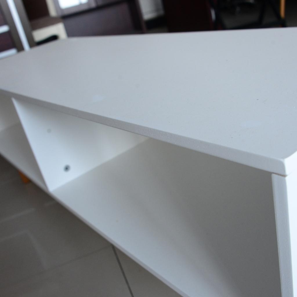 TV Shelves Lowboard Skybox Unit table in CW1 Crewe für 33,00