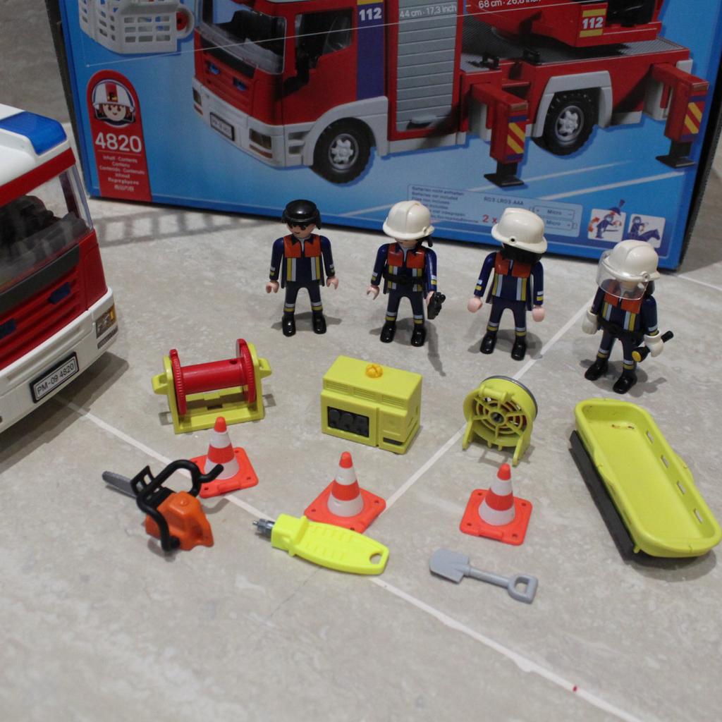 Playmobil Feuerwehr Feuerwehrauto Drehleiter in 5301 Eugendorf für € 30