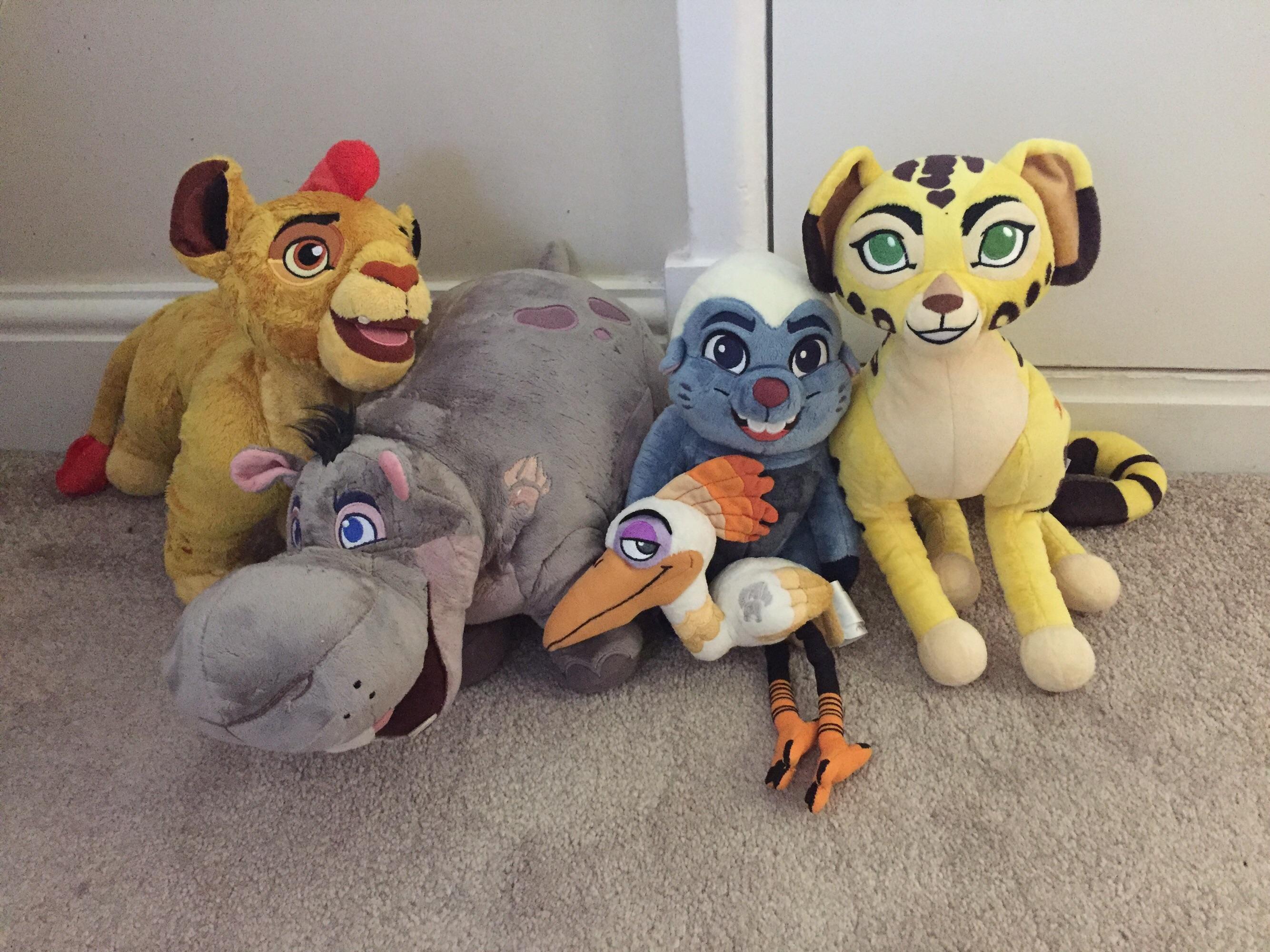 Disney shop full lion guard teddy set in OL9 Chadderton für 35,00 £ zum