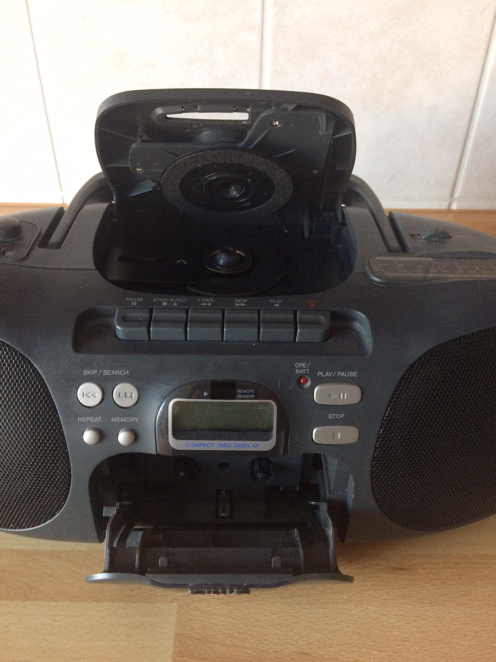 Radio drei in Einem in 99192 Erfurt für 24,95 € zum Verkauf Shpock DE