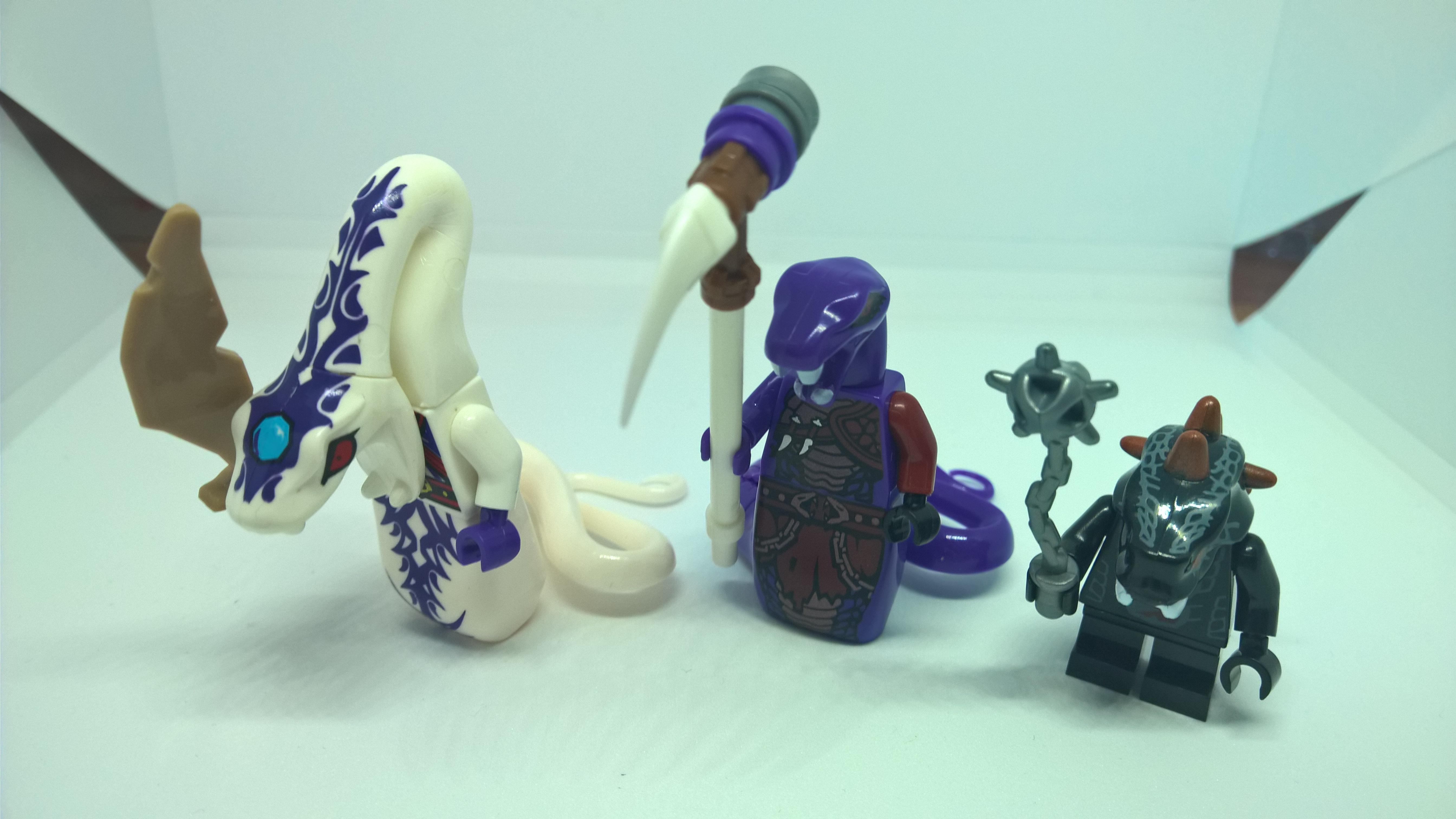 Lego NInjago 3 verschiedene Schlangen custom in 27383 Scheeßel für € 19