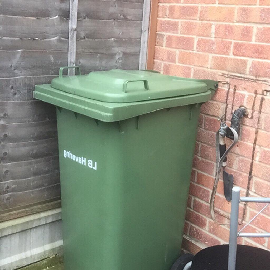 Green wheelie bin in RM3 Romford für 20,00 £ zum Verkauf Shpock DE