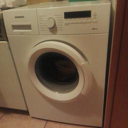Verkaufe hier meine waschmaschine von Siemens IQ100 

Sie ist ungefähr 8monate alt und der neupreis war 380€ leider finde ich die Rechnung nicht mehr da ich erst umgezogen bin! Die Maschine läuft sehr ruhig und hat keinerlei Probleme,verkauft wird sie nur da ich mir ein waschtrockner zugelegt habe.