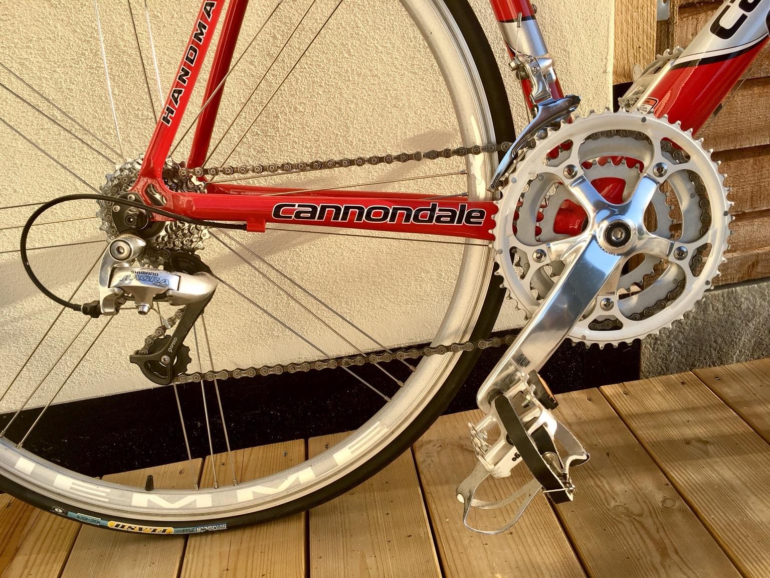 Cannondale R500 racing red road bike in CO4 Colchester für 250,00 £ zum ...
