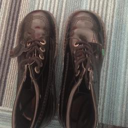 Black kicker boots,shiny,size 40,hardly worn