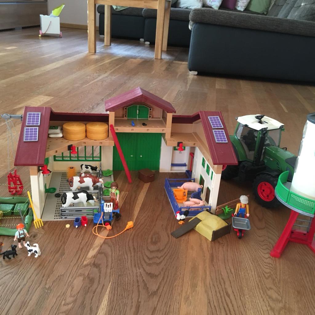  Playmobil Bauernhof groß mit Silo in 6336 Niederbreitenbach für 75,00 