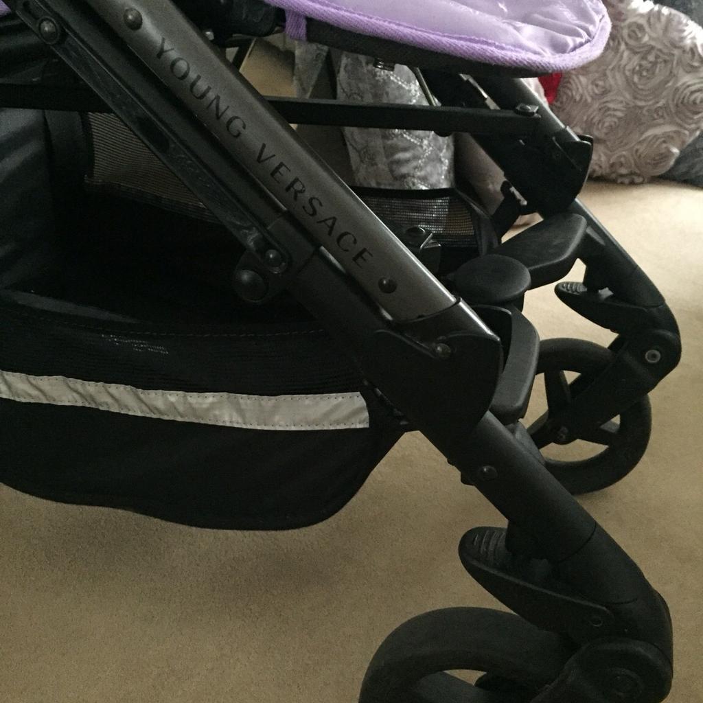 Ongunstig Circus films Young Versace Buggy with rain cover in SW10 London for £430.00 for sale |  Shpock