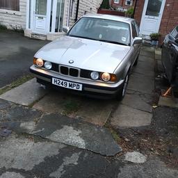Hello selling good old classic bmw rust free body really good car for the age  
1.8 petrol with full mot 
MOT been passed today 
Milage is 91k low 
Cloth interior 
Runs and drives fine 
For more info contact me 
Make me an offer