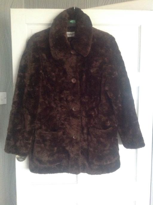 Buy & Sell Flintshire - Wales Carmel - Flintshire - Photos for Vintage faux fur coat