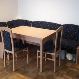 Mit Eckbank, Tisch und zwei Sessel

Bank 220x120
Tisch (ausziehbar) 104(165)x67x76

Leichte Gebrauchsspuren