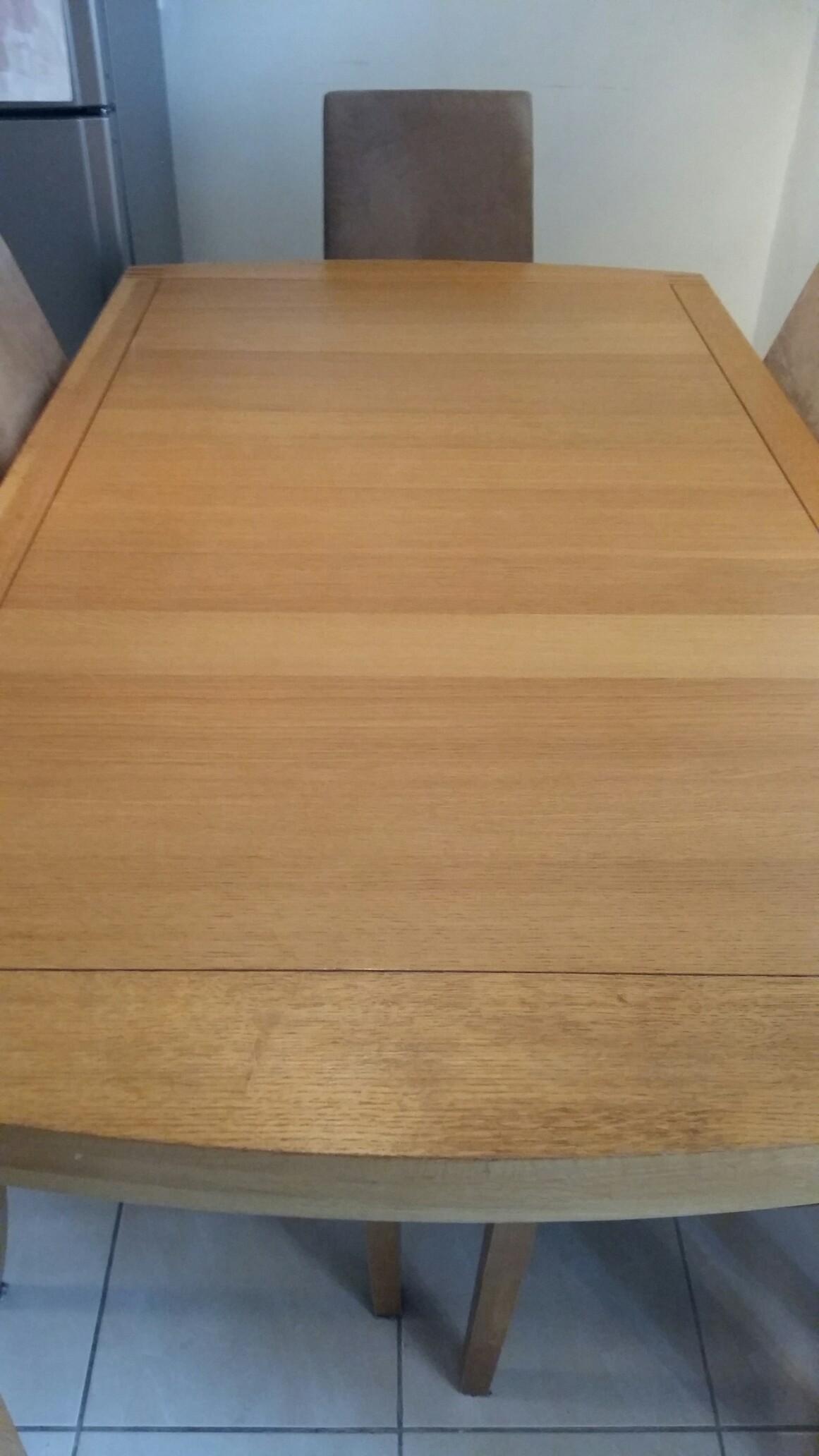 Solid oak dining table and 6 chairs in EN11 Hoddesdon für £ 250,00 zum