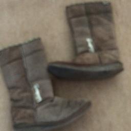 Ugg style boots by billabong
