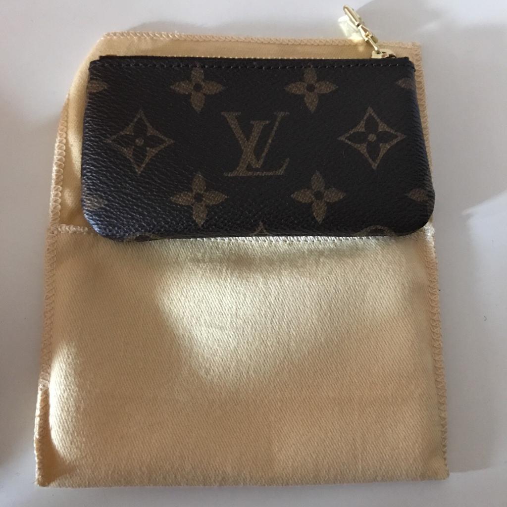 Louis Vuitton Pochette portachiavi in 00142 Rome für 1,00 € zum