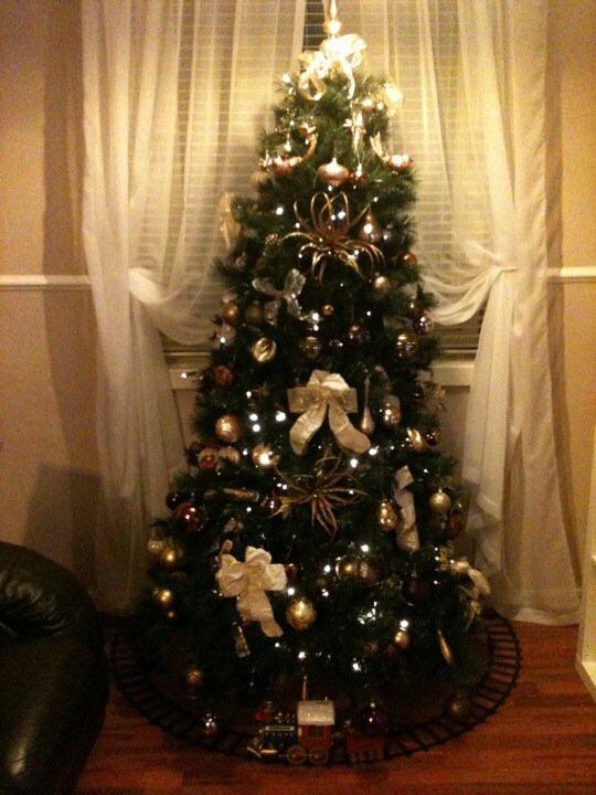 6ft 6 CHRISTMAS TREE B&Q CHAMONIX in E1 London for £50.00 for sale Shpock