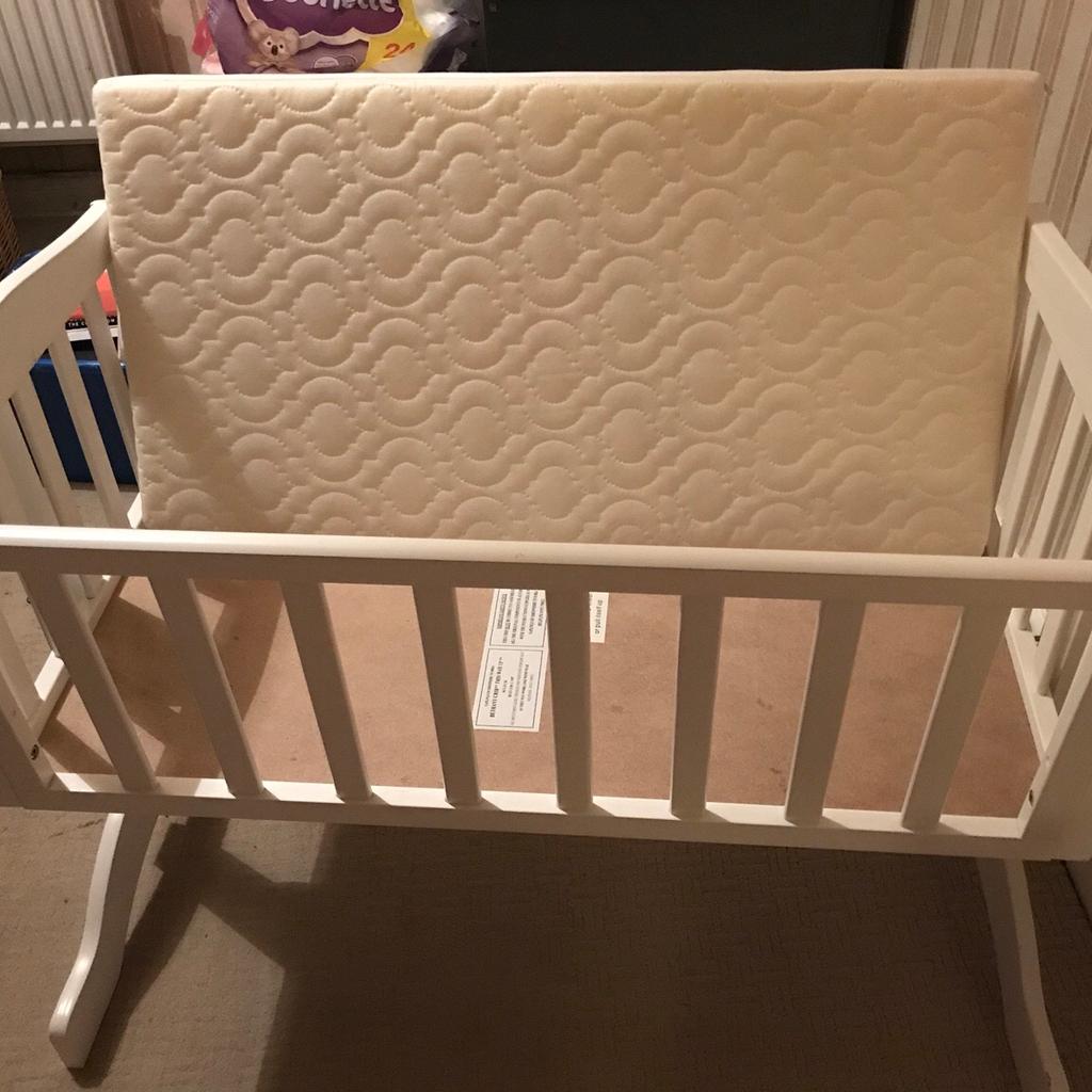 Saplings bethany hot sale swinging crib